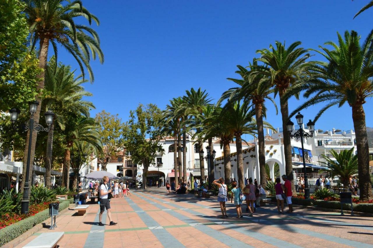 Rico Apartaments Parador Nerja Dış mekan fotoğraf